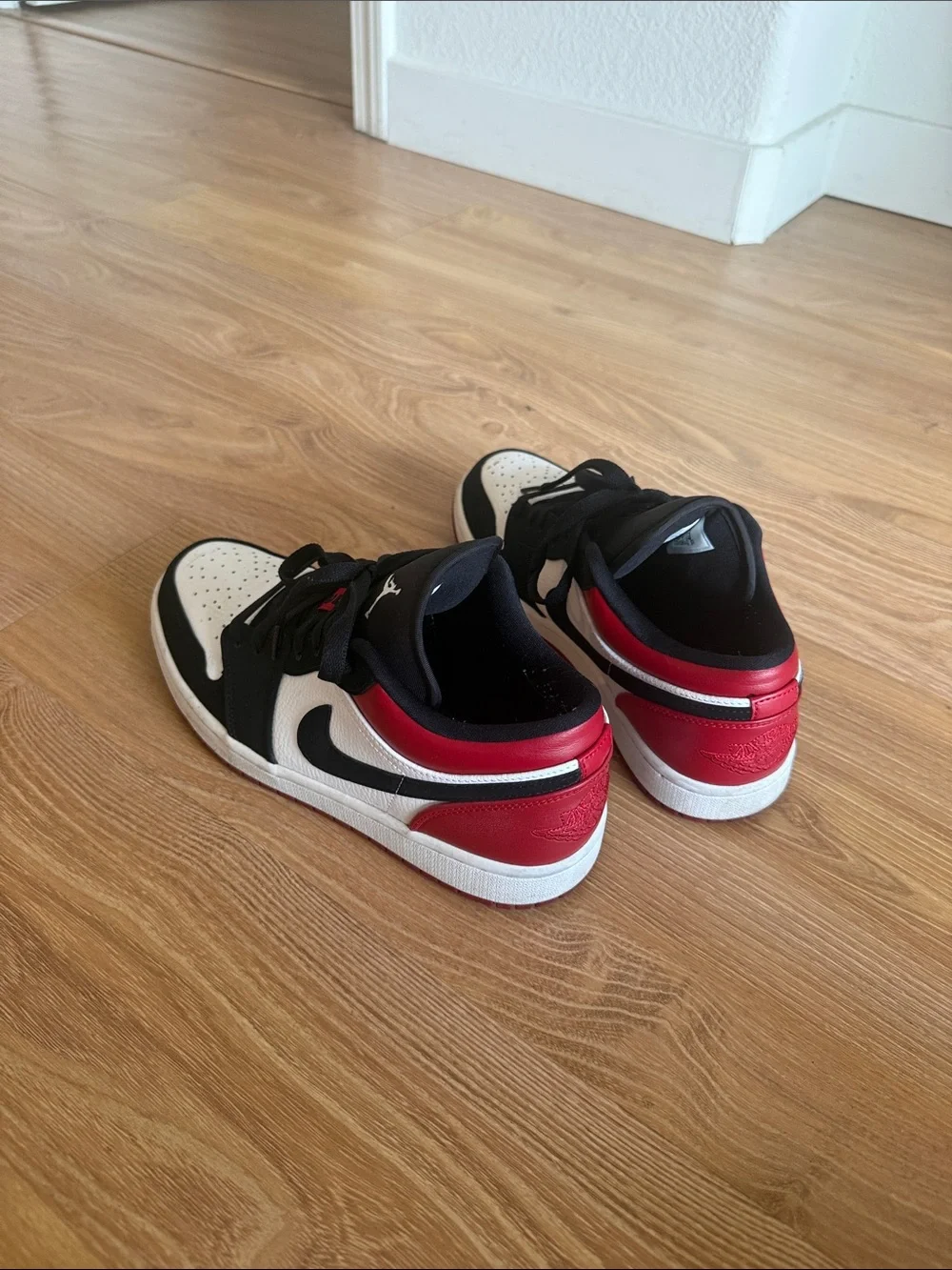 Jordan 1 Low Black Toe (2019) 553558-116 White Black Gym Red - Size 7 Men’s